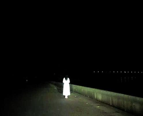 自从那个女人去世后，我们村子经历的那些恐怖的夜晚！
