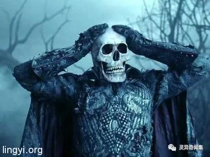 当你进入了恐怖电影，怎样才能死里逃生？（或者死的有尊严点？）
