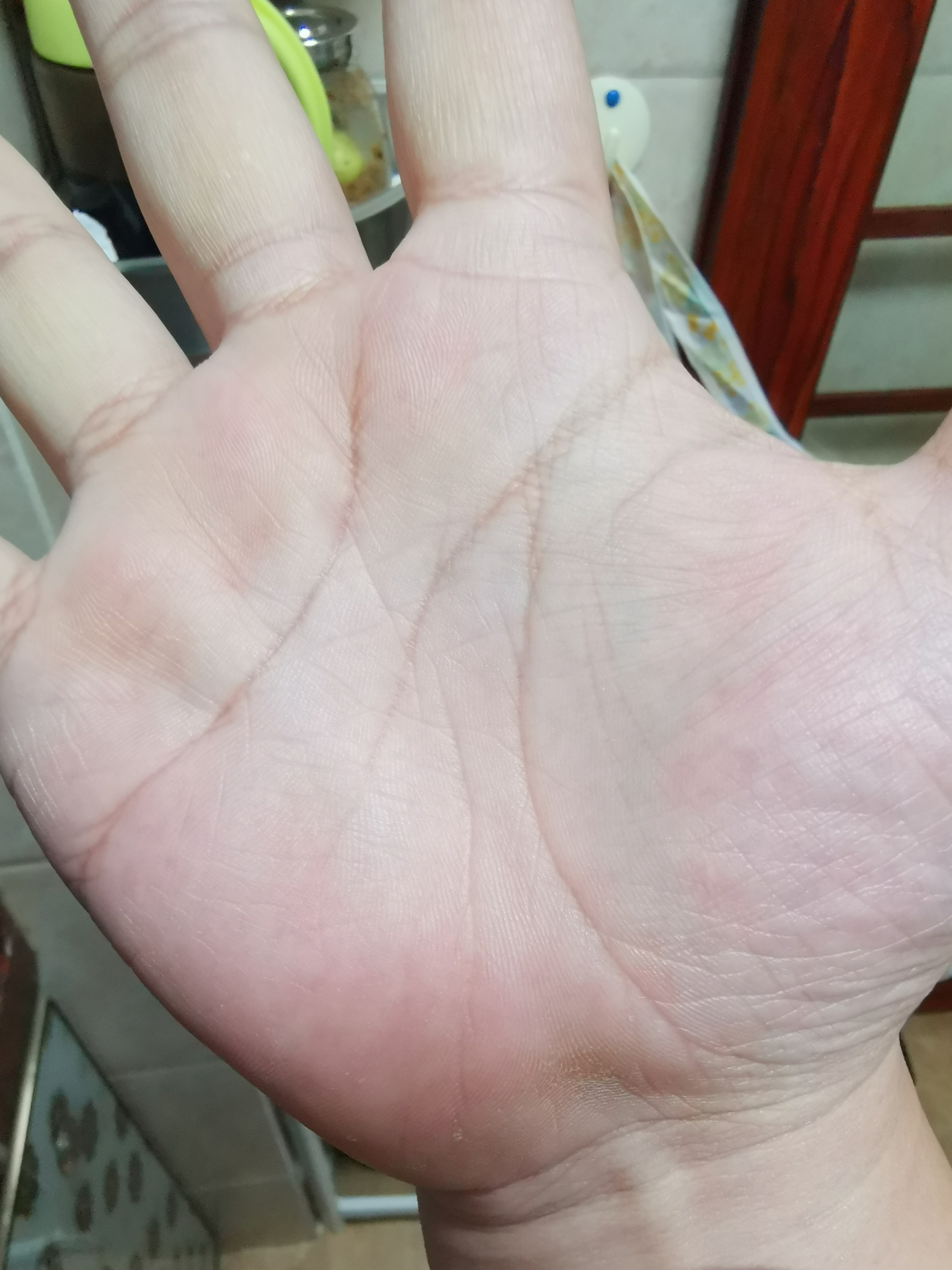 求大师看个手相，主看婚姻