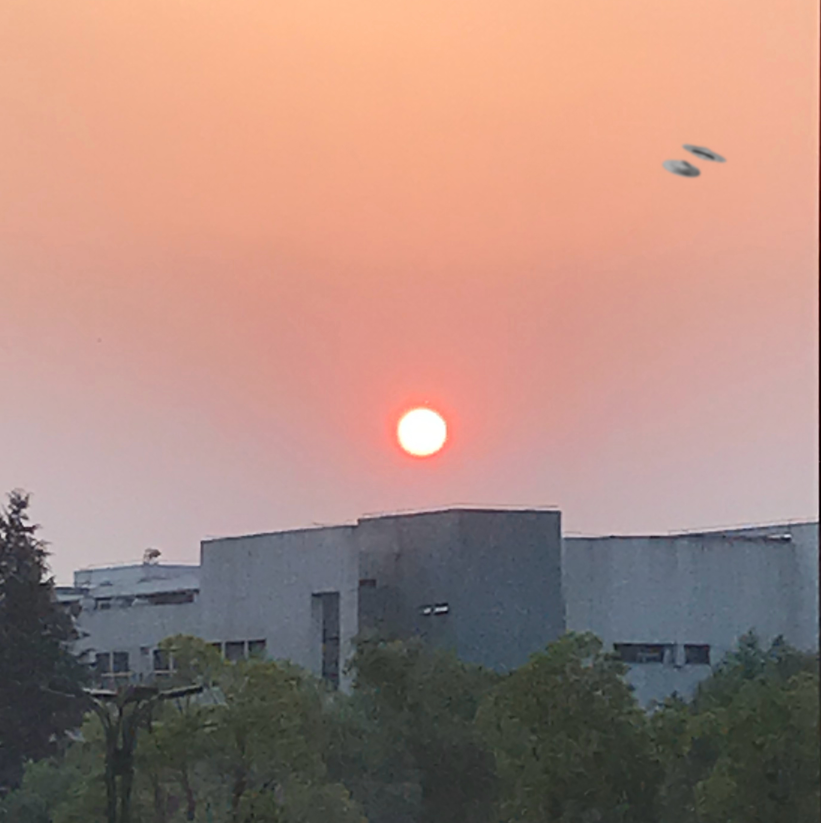 全国人民都震惊了，惊现UFO事件
