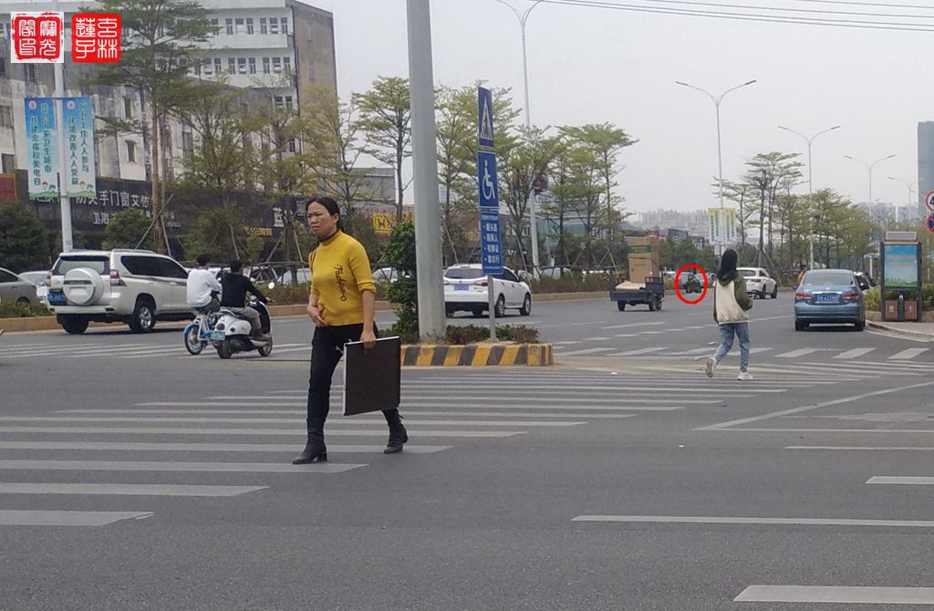 一辆怪异车