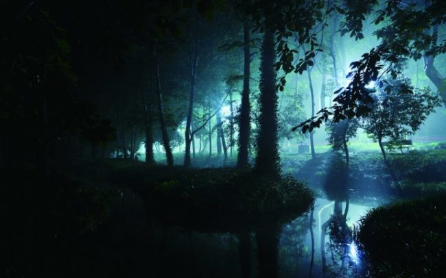 上学的奇异经历3：夜遇鬼撞墙