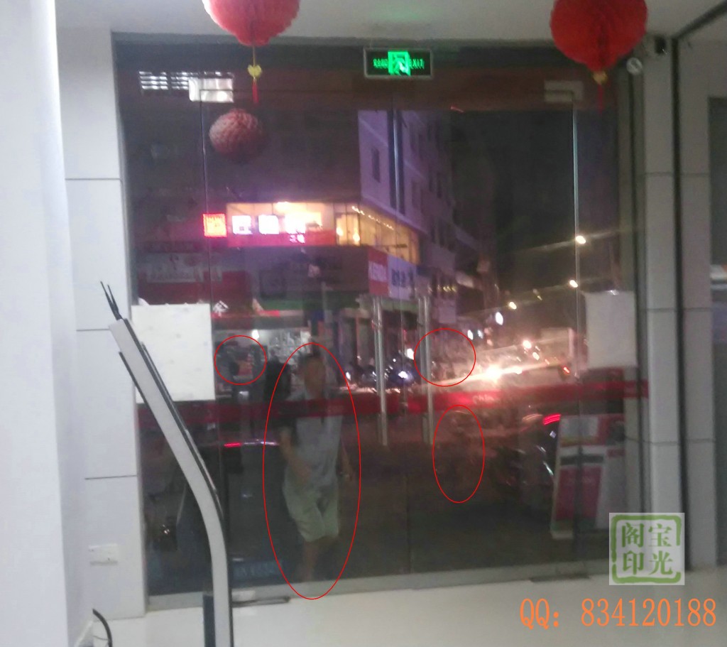 灵异图片：穿女服的大男人（中国联通营业部灵异之一）